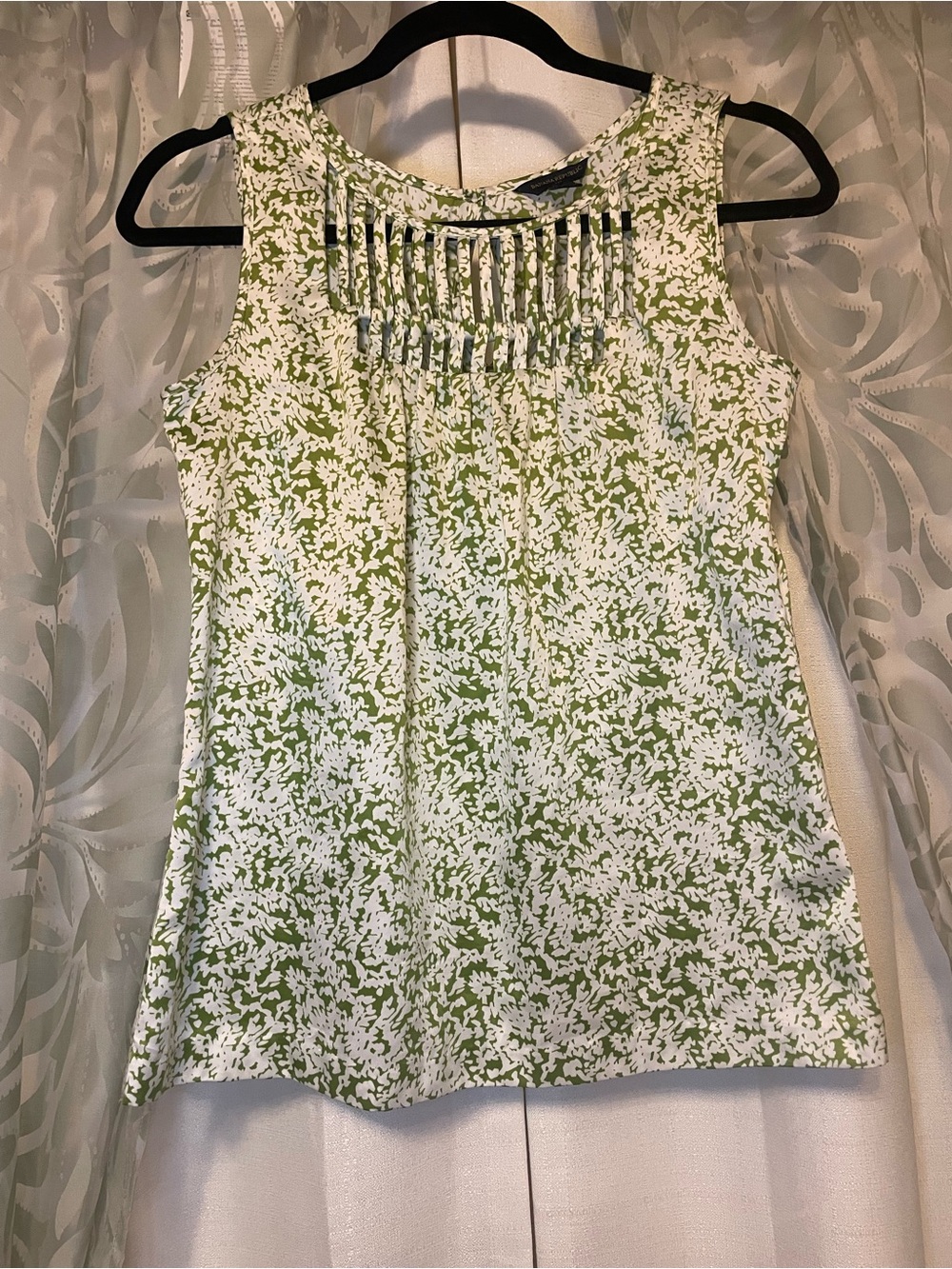 Banana Republic Green & White Printed Ladder-Neck Tank